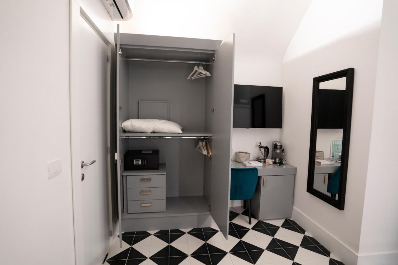Pulcinella Suite Napoli Bagian luar foto